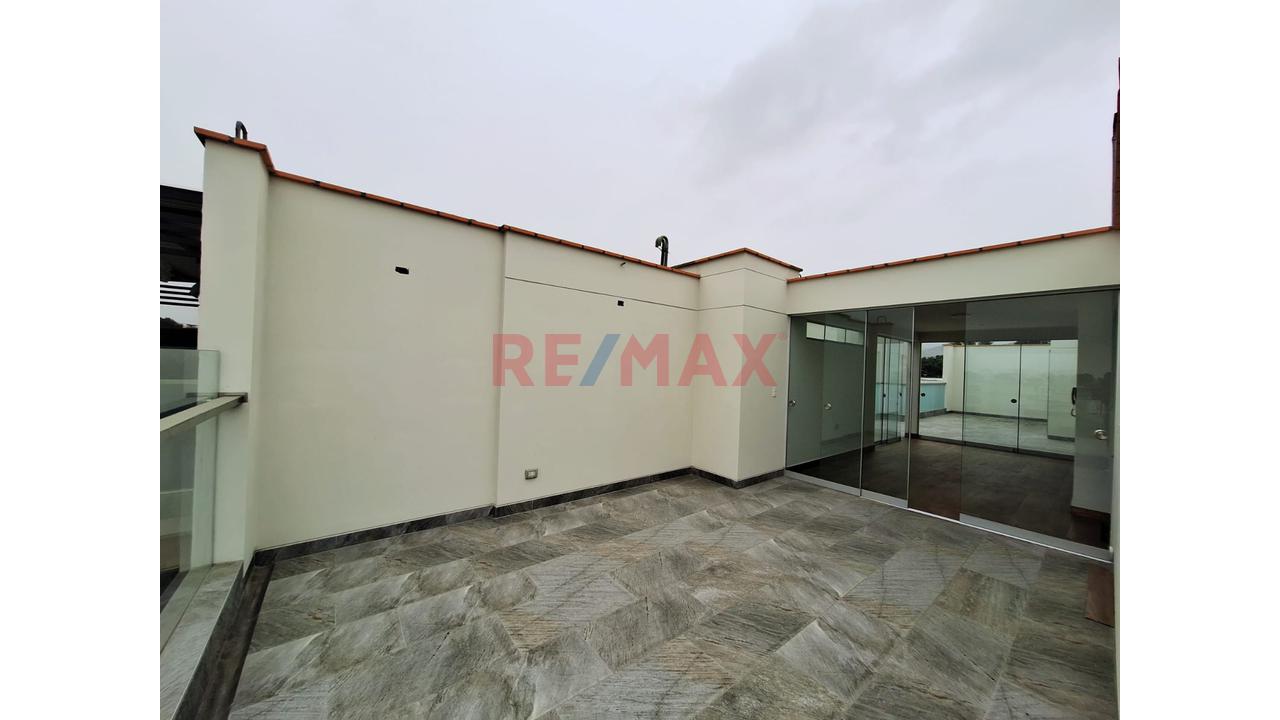 Vendo Excelente Duplex Estreno Con Terraza En Urb. Las Gardenias Santiago De Surco — foto 3
