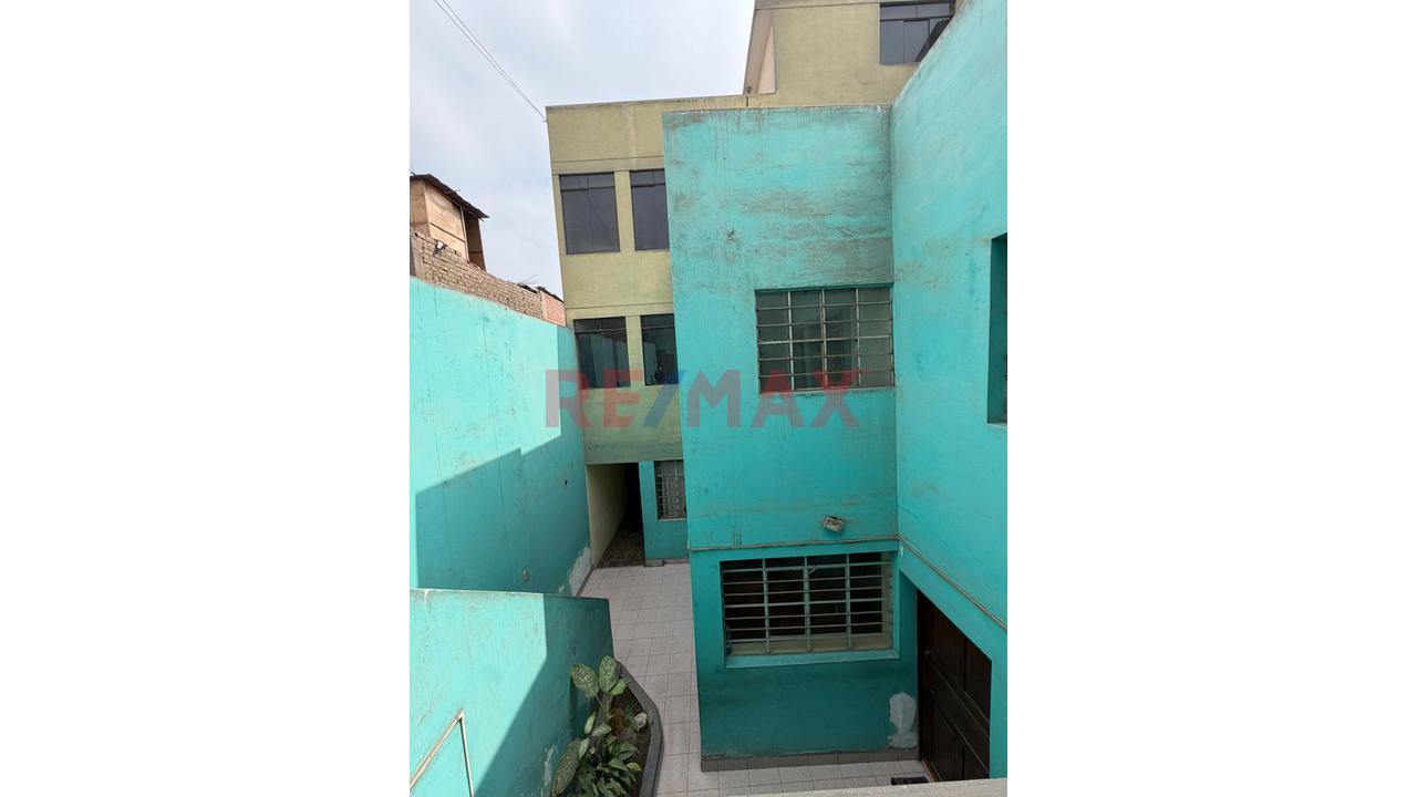 Venta De Inmueble Con Locales Comerciales, Oficinas Y Vivienda Independiente Para Remodelar En Av. Tupac Amaru En Comas — foto 15