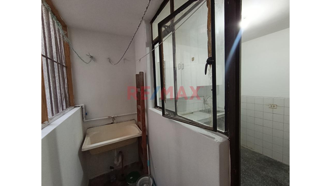 Cómodo Departamento De Un Dormitorio En Av. Naciones Unidas. Cerca A La Av. Colonia . Cerca A Totus — foto 10
