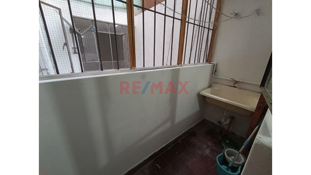 Cómodo Departamento De Un Dormitorio En Av. Naciones Unidas. Cerca A La Av. Colonia . Cerca A Totus — foto 11