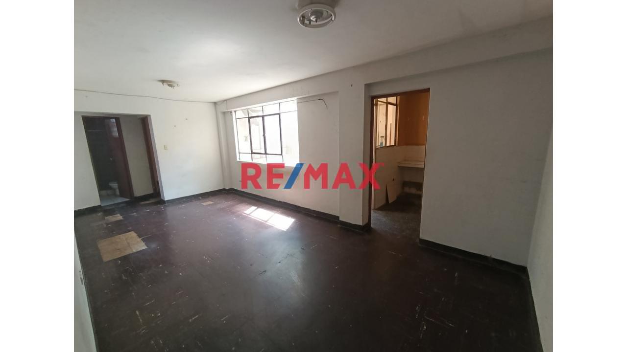 Cómodo Departamento De Un Dormitorio En Av. Naciones Unidas. Cerca A La Av. Colonia . Cerca A Totus