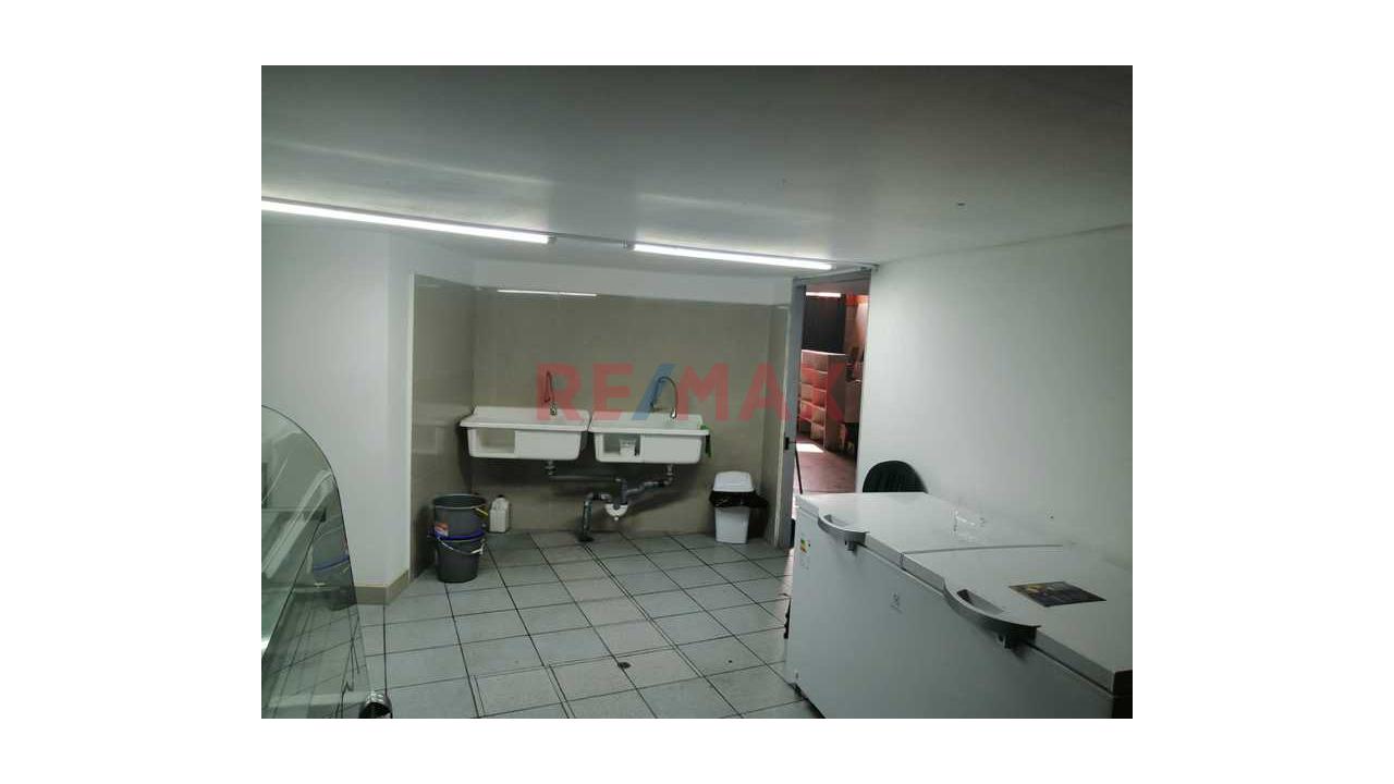 Venta De Local Comercial En Lince - 19