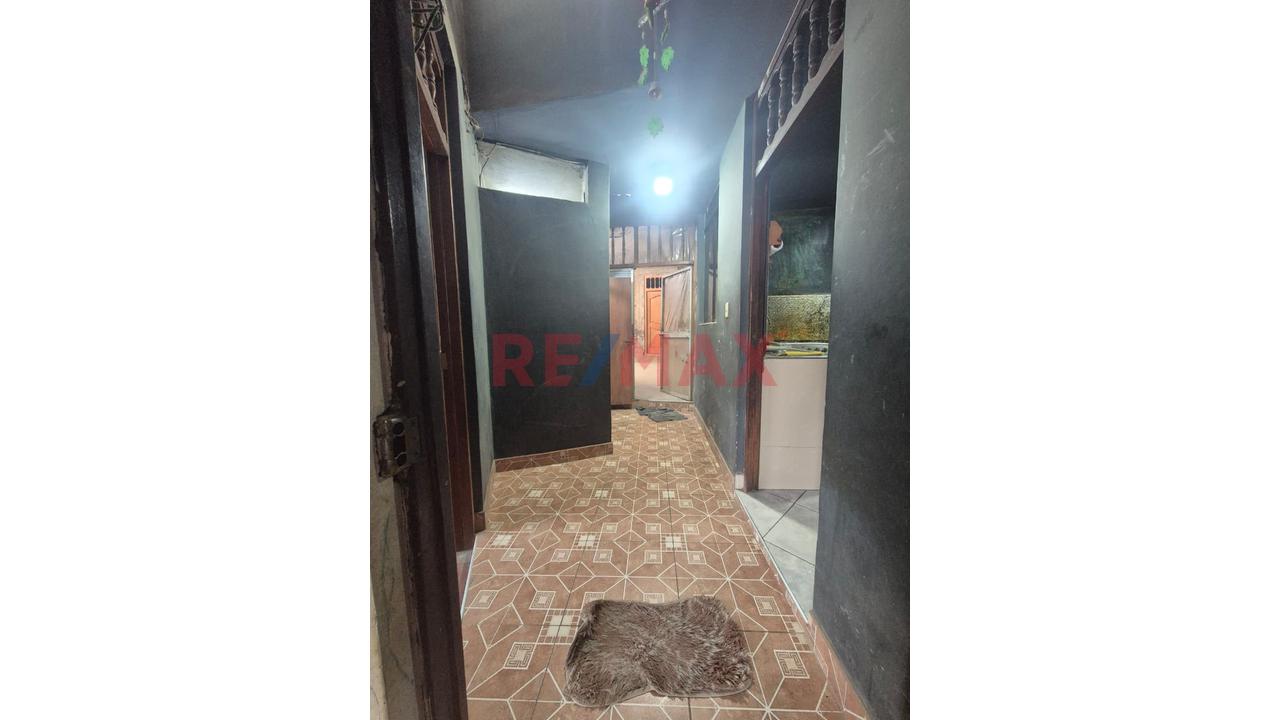 Se Vende Amplia Casa En Esquina (2 Pisos) - Sector Rio Seco, El Porvenir. - 3