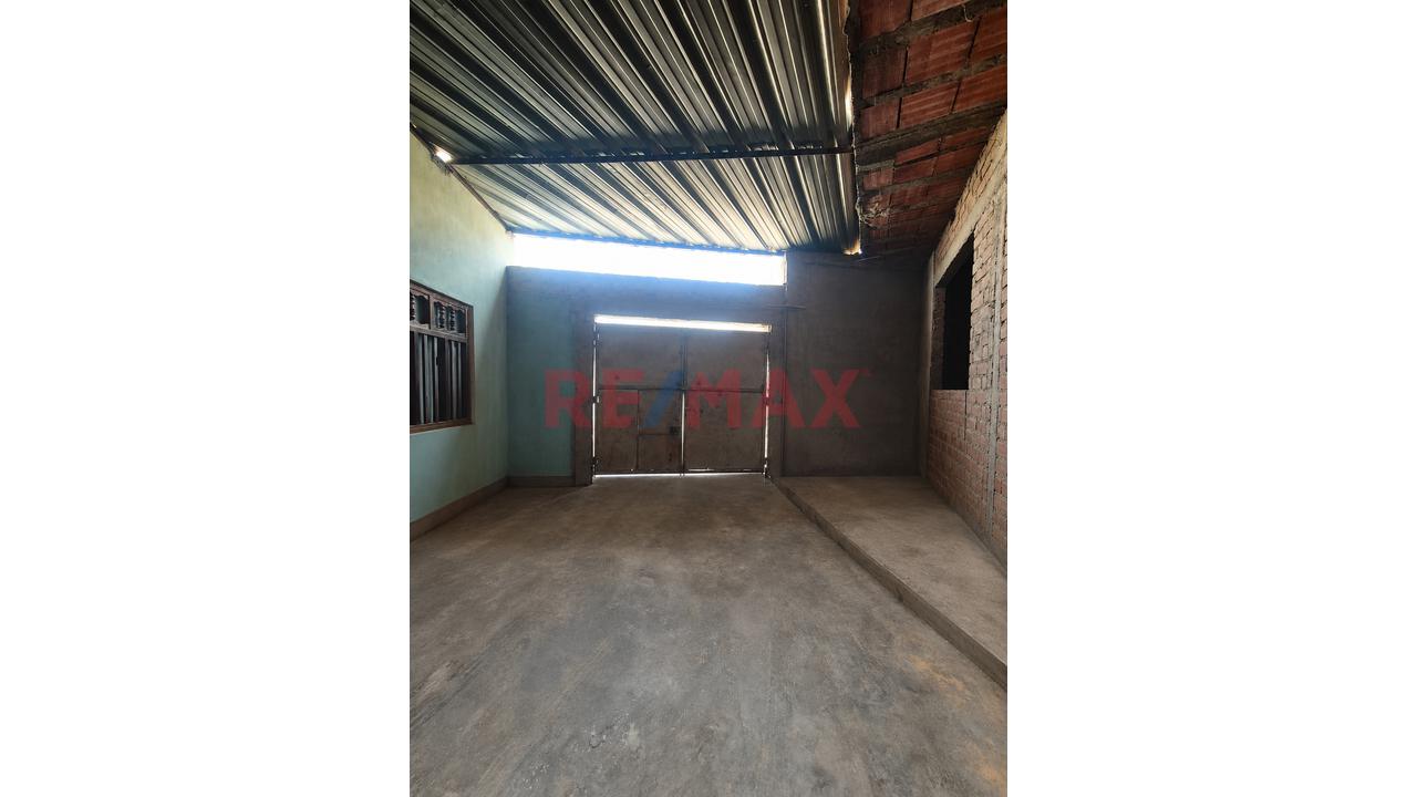 Se Vende Amplia Casa En Esquina (2 Pisos) - Sector Rio Seco, El Porvenir. - 7