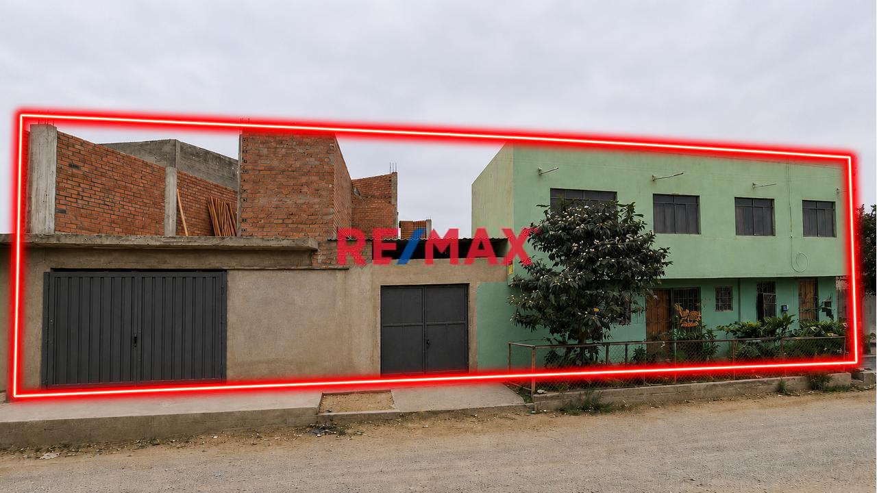 Se Vende Amplia Casa En Esquina (2 Pisos) - Sector Rio Seco, El Porvenir. - 1