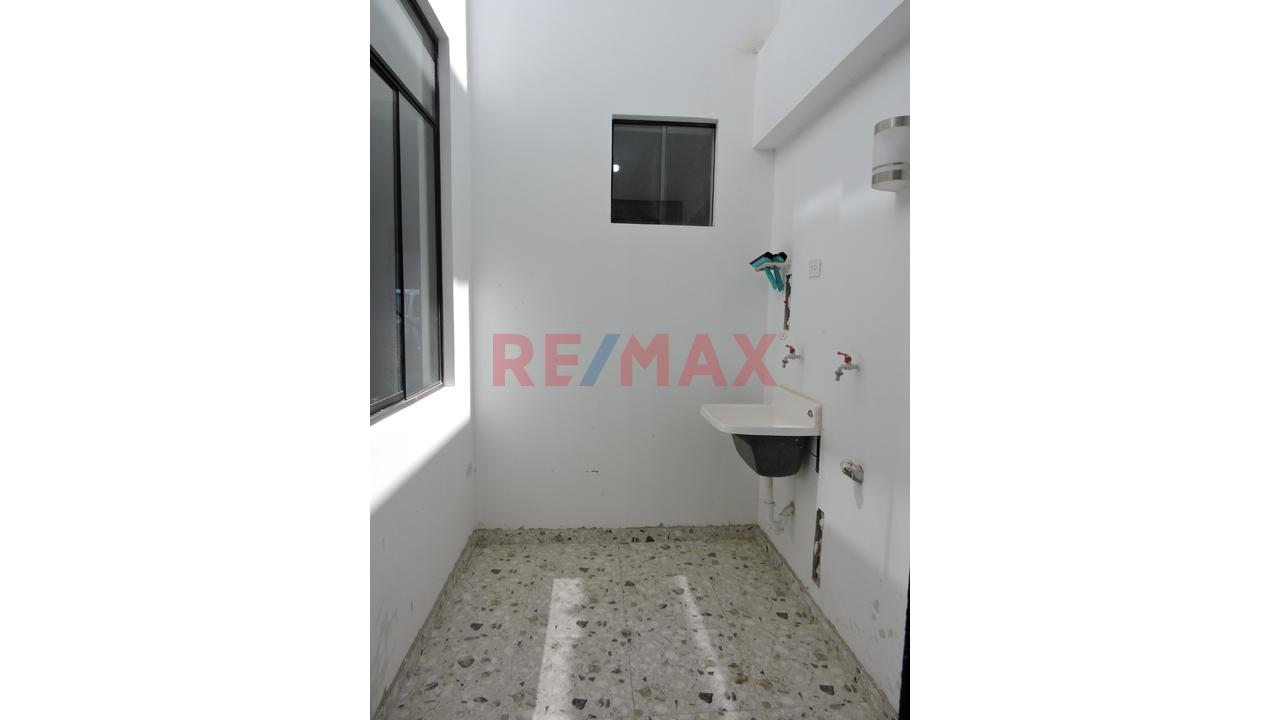 Venta De Departamento En 1Er Piso - Urb. Alameda Country Club - 8