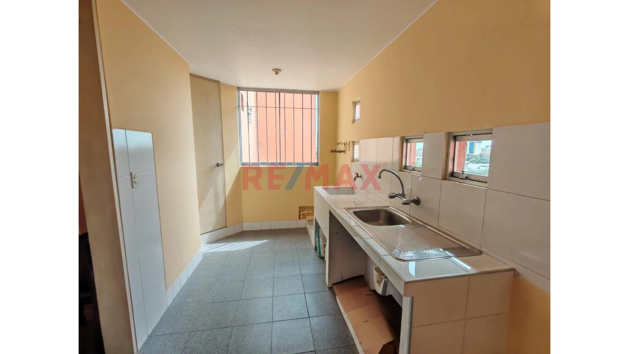 Vendo Departamento - Urb. La Macarena - La Perla Callao - 2