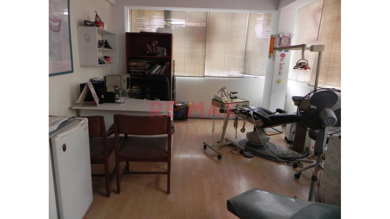 Alquilo Oficina En Urbanización Higuereta Frente A Cc Polvos Rodados Con Licencia Vigente Para Consultorio Dental — foto 2