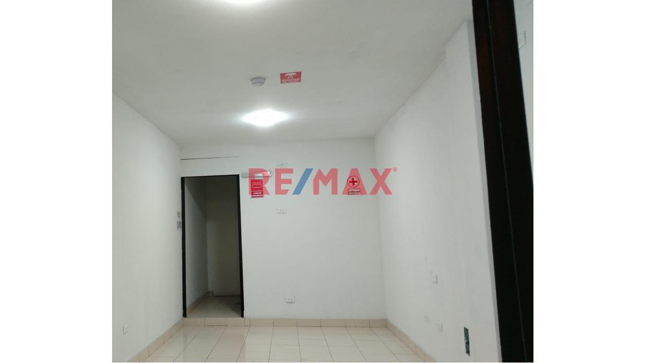 ¡Gran Oportunidad! Se Alquila Local Comercial De 25 M² En Prolg Javier Prado 8827 Ate A 2 Cuadras Cc Puruchuco - 5