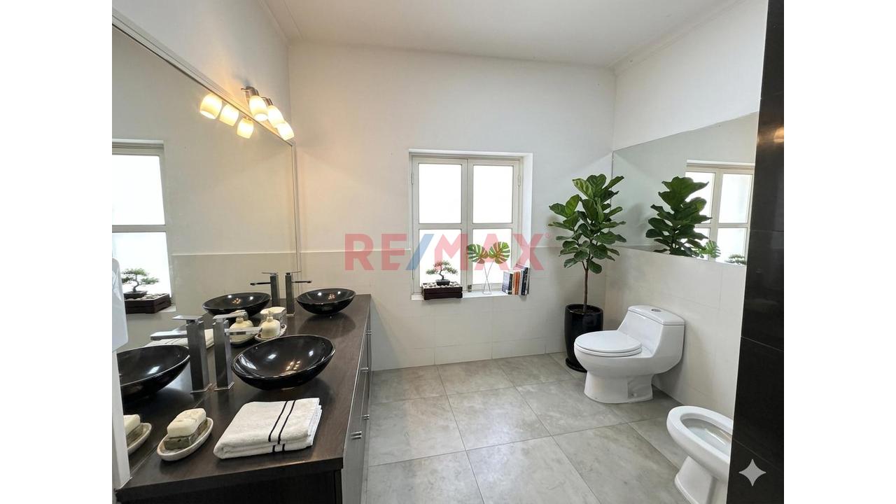 🏡 Casa Con Excelente Ubicación En San Isidro – Ideal Para Vivienda U Oficina - 11