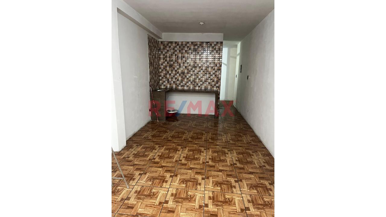 ¡Oportunidad Única En Comas! Casa Con Base Para 8 Pisos Lista Para Rentabilizar O Vivir A Lo Grande!  630.000.00 — foto 11