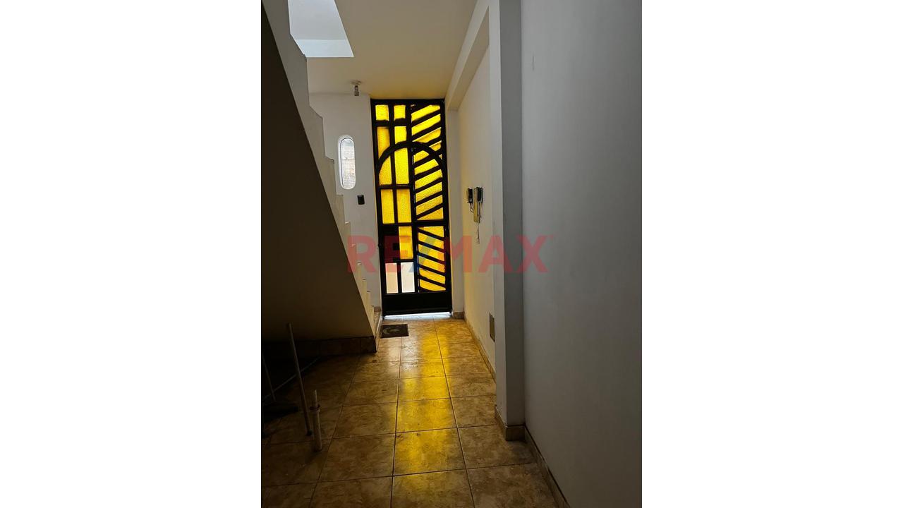 ¡Oportunidad Única En Comas! Casa Con Base Para 8 Pisos Lista Para Rentabilizar O Vivir A Lo Grande!  630.000.00 — foto 3