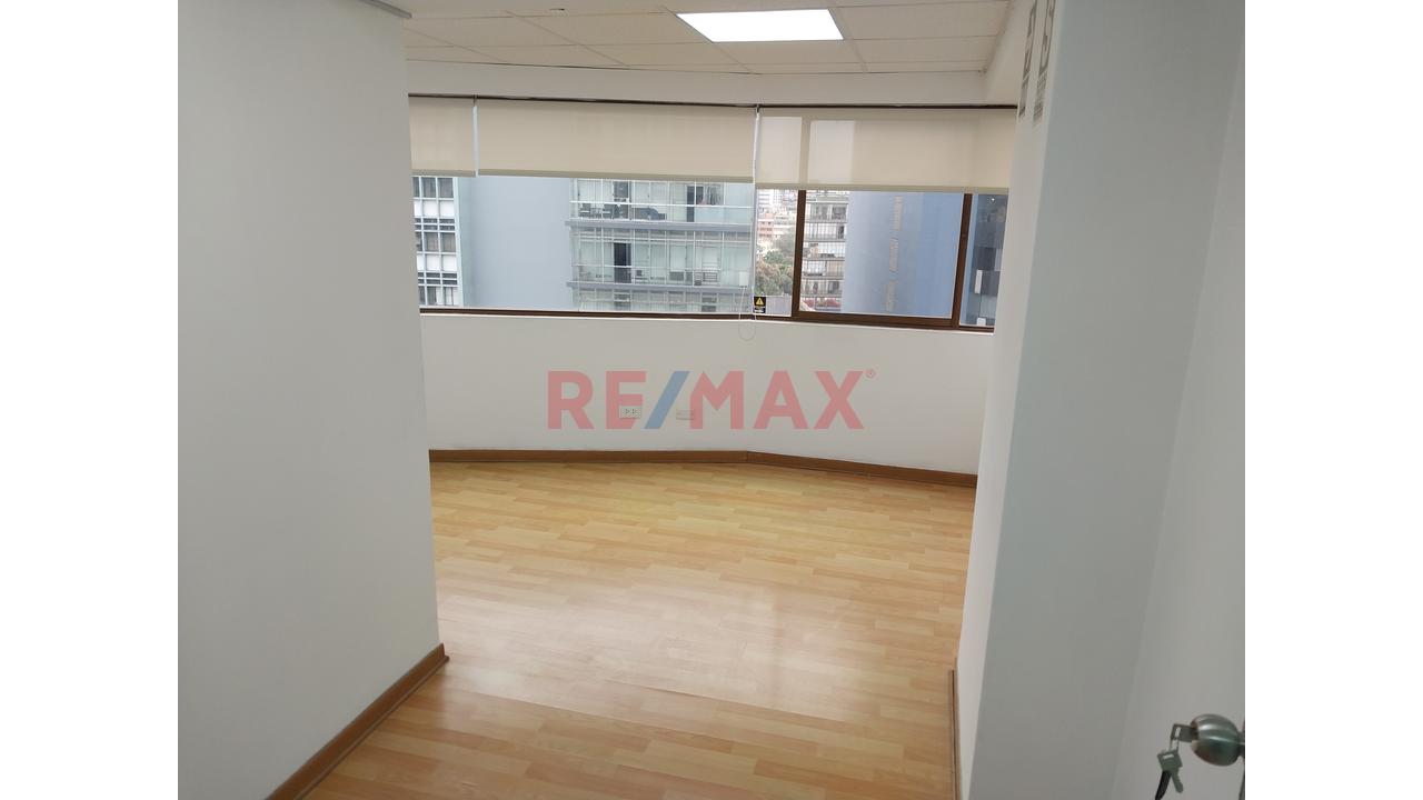 Oficina Administrativa Corporativa En Miraflores – Ubicación Estratégica Totalmente Remodelada Us$ 3,800.00 - 5
