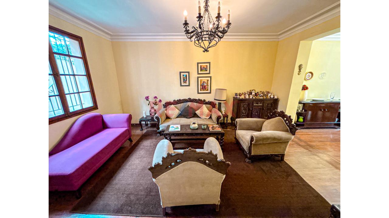 Vendo Amplia Casa De 2 Pisos En Excelente Zona De Miraflores | 310M² — foto 3