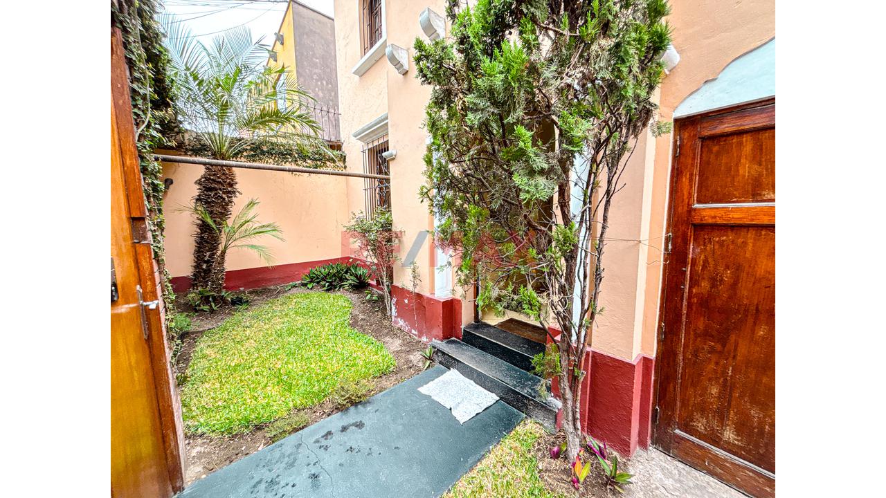 Vendo Amplia Casa De 2 Pisos En Excelente Zona De Miraflores | 310M² - 19
