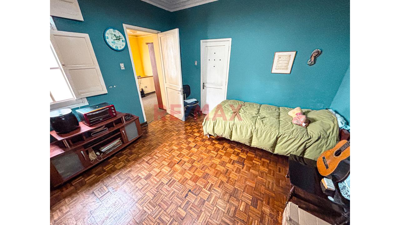 Vendo Amplia Casa De 2 Pisos En Excelente Zona De Miraflores | 310M² - 17
