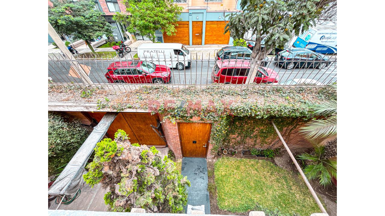 Vendo Amplia Casa De 2 Pisos En Excelente Zona De Miraflores | 310M² - 18