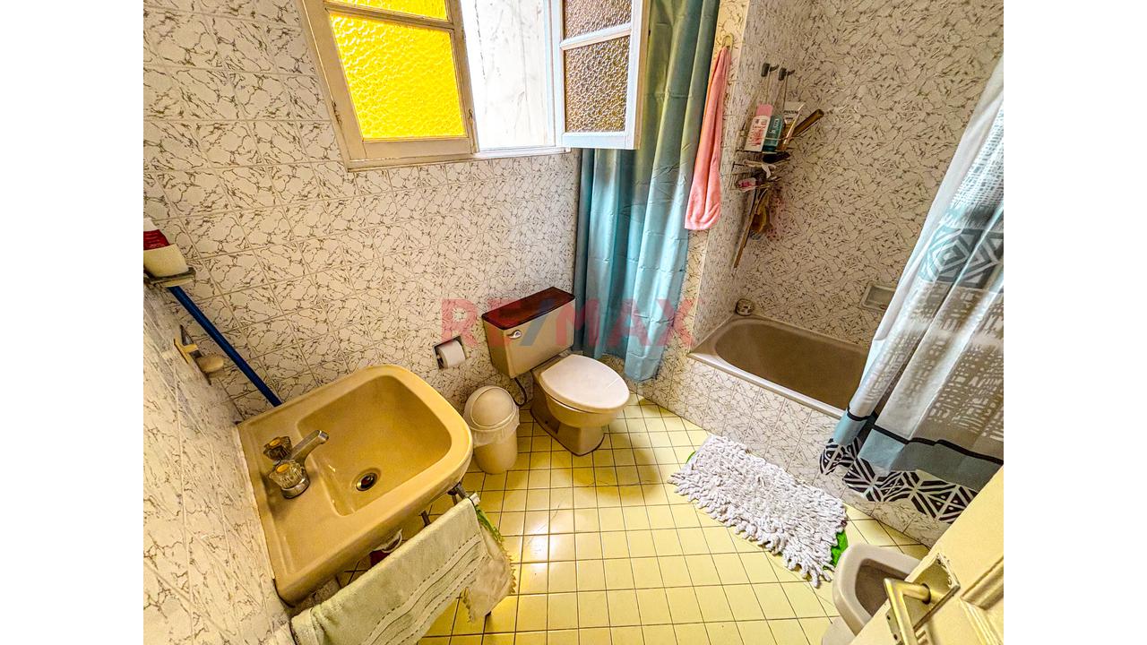 Vendo Amplia Casa De 2 Pisos En Excelente Zona De Miraflores | 310M² — foto 15