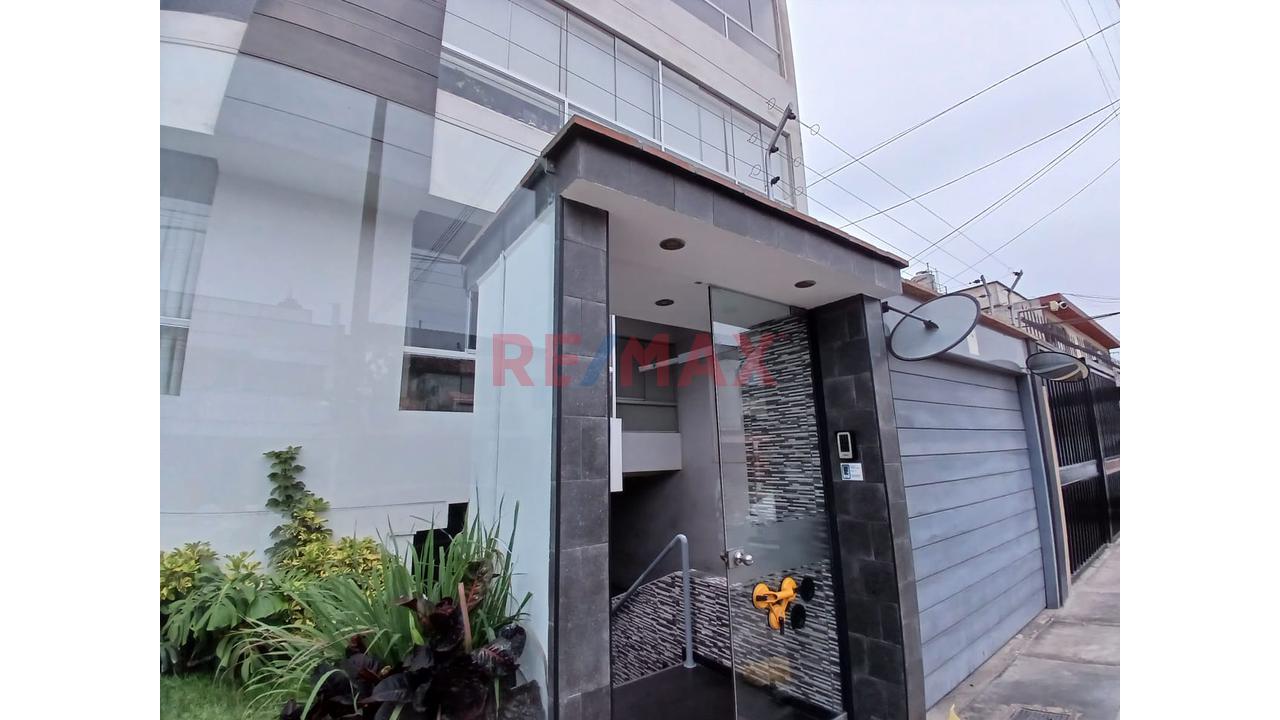 Se Vende Lindo Departamento En San Borja,  Cerca Al Trebol De Javier Prado
