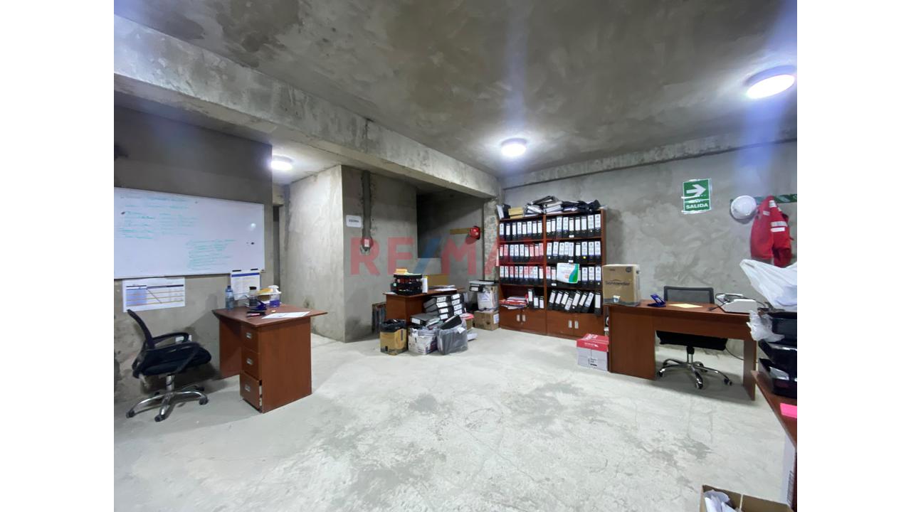 Edificio Comercial Y/O Industrial En Venta | 675 M² Construidos | Frente De 21 M | Cercado De Lima - 13