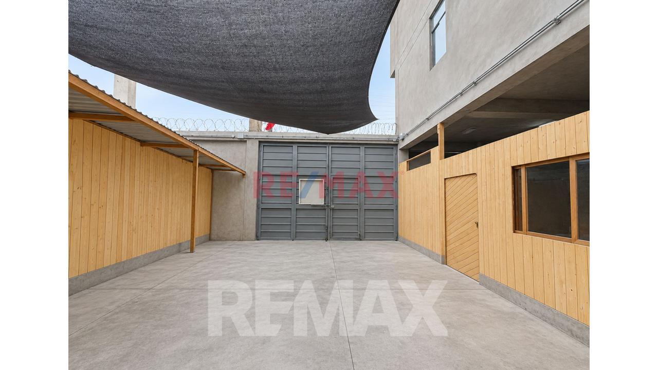 Edificio Comercial Y/O Industrial En Venta | 675 M² Construidos | Frente De 21 M | Cercado De Lima - 2