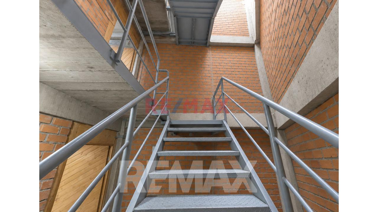 Edificio Comercial Y/O Industrial En Venta | 675 M² Construidos | Frente De 21 M | Cercado De Lima - 6