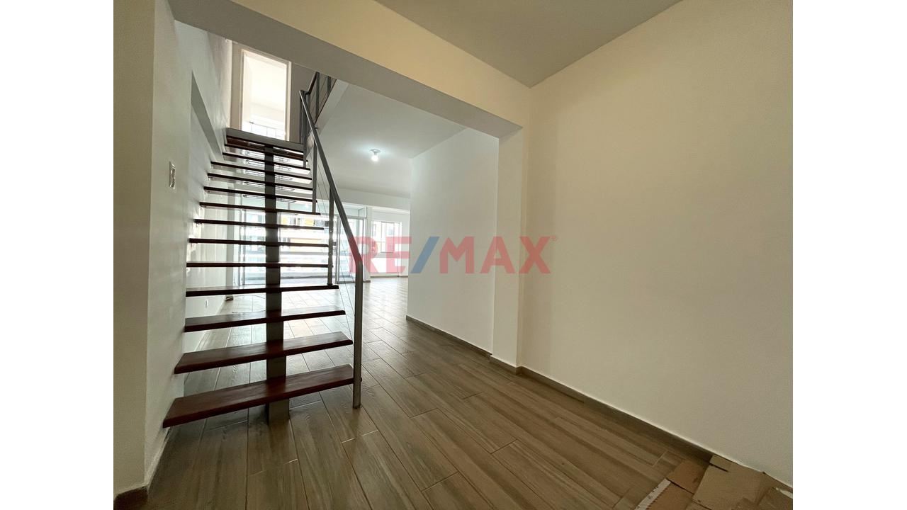 Amplio Duplex En Venta En Barrio Medico - 6