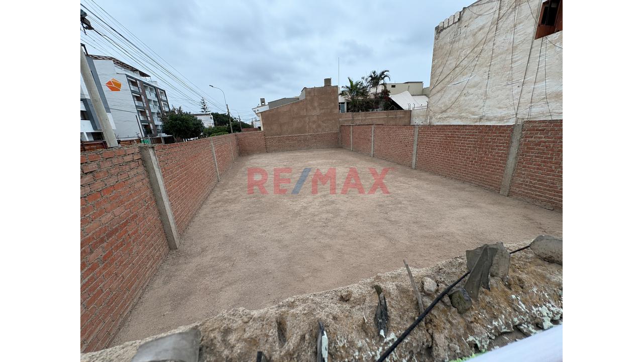 Excelente Oportunidad Para Desarrollo Inmobiliario - Esquina -  Surco - 5