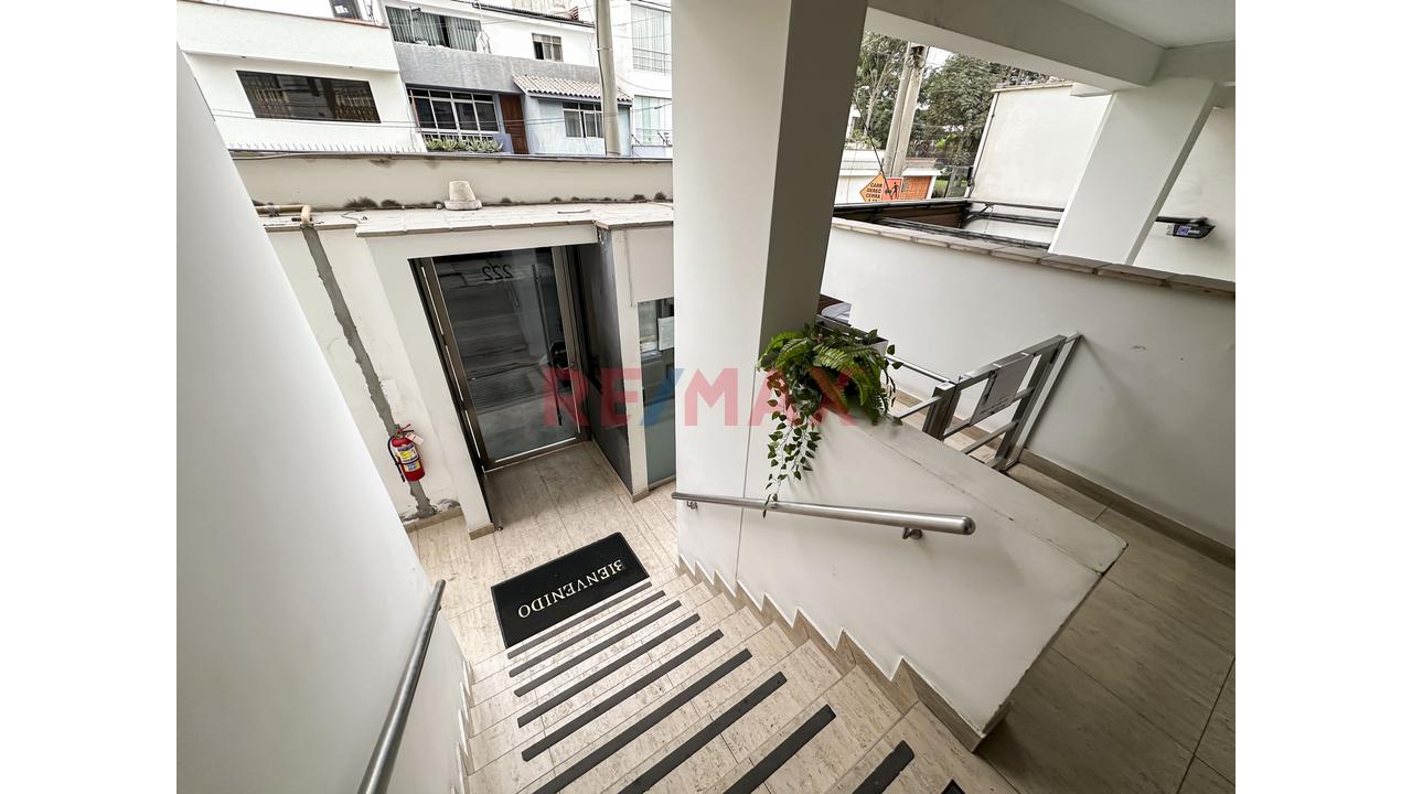Funcional Departamento En La Mejor Zona De Surquillo — foto 2