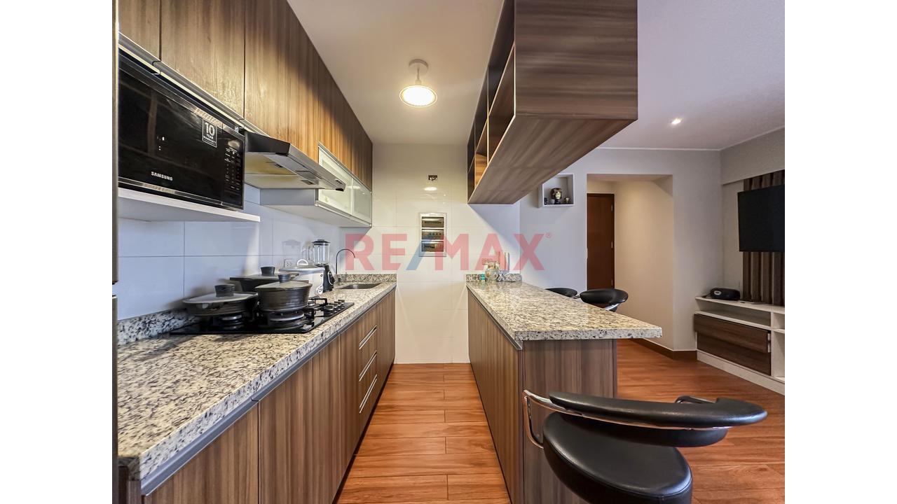 Funcional Departamento En La Mejor Zona De Surquillo — foto 8