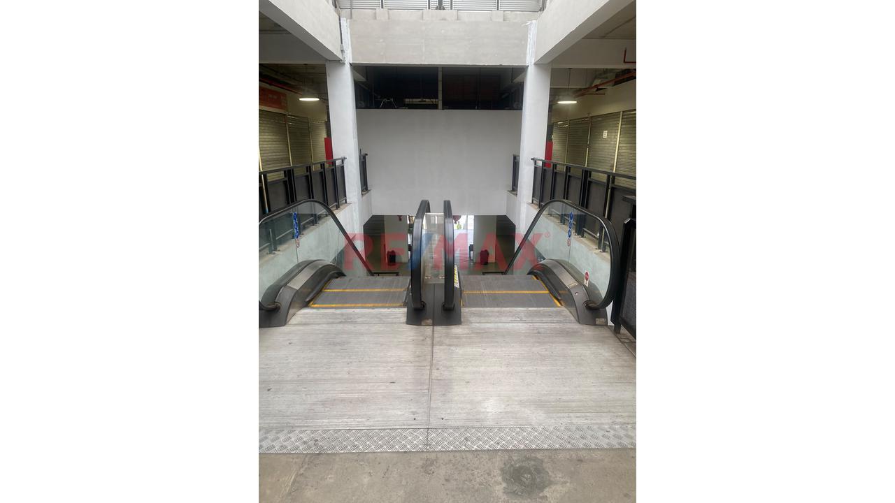 Venta De Local Comercial En Colonialmarket Cdra. 41 Av Oscar R. Benavides Bellavista Al Costado De Mall Plaza Bellavista - 8