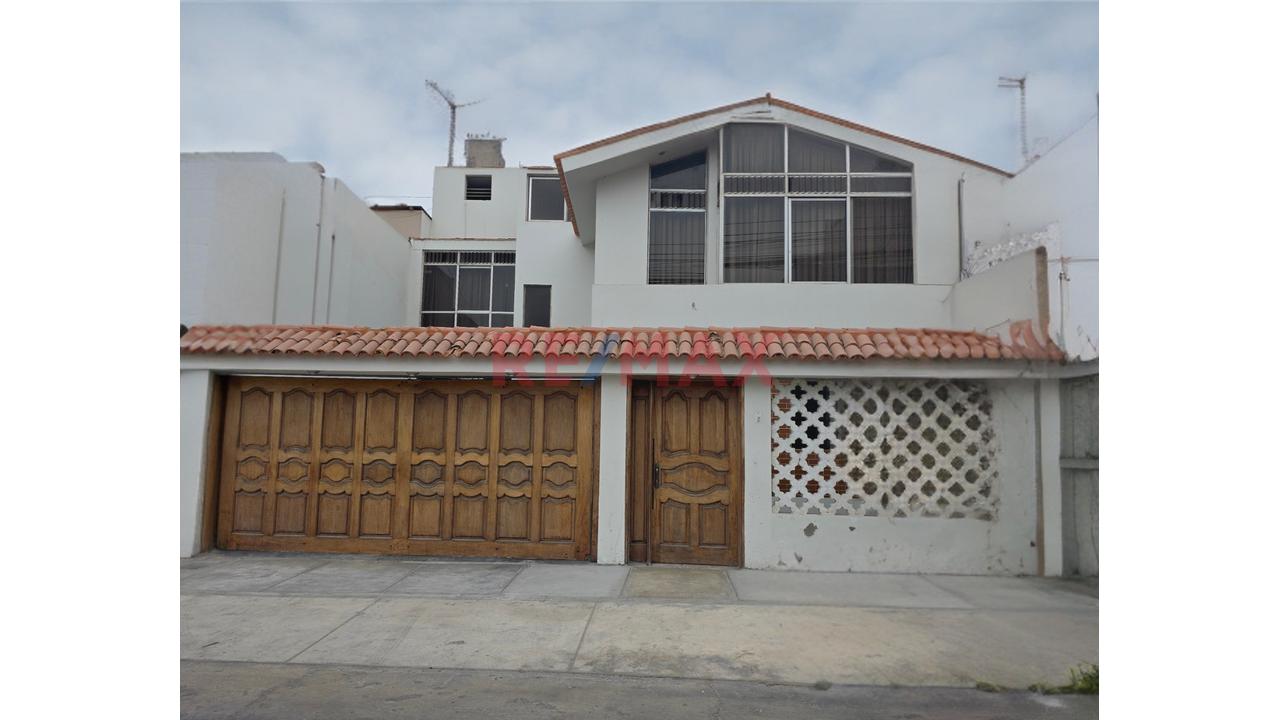 Vendo Casa De 300M² Con Gran Potencial Inmobiliario – San Miguel - 9