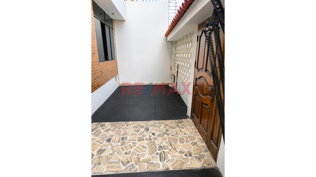 Vendo Casa De 300M² Con Gran Potencial Inmobiliario – San Miguel - 8