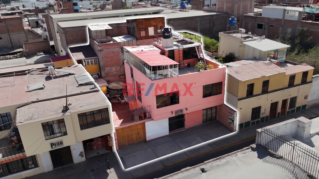 Venta De Casa En Zona Hotelera