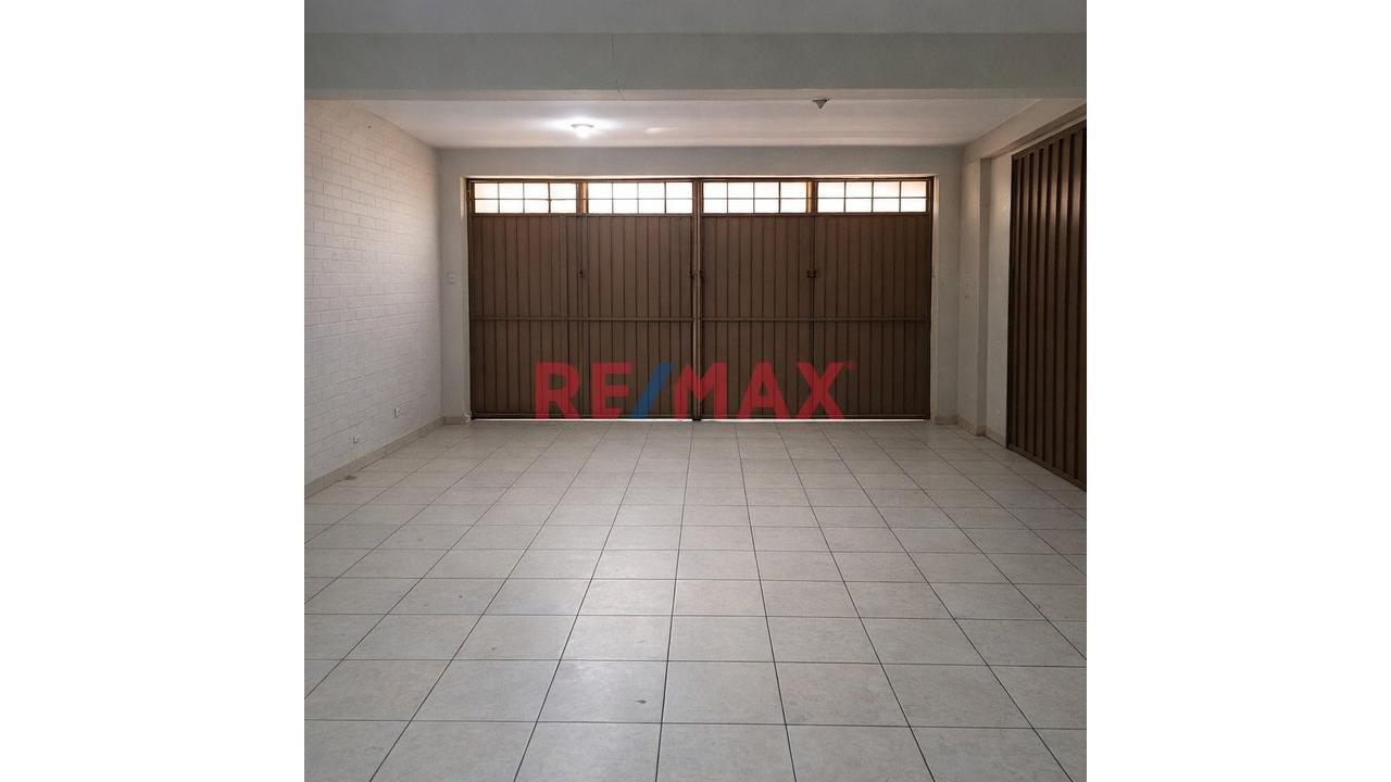 Vendo Local Comercial En Primer Piso De 105M² En La Fragata Sjl
