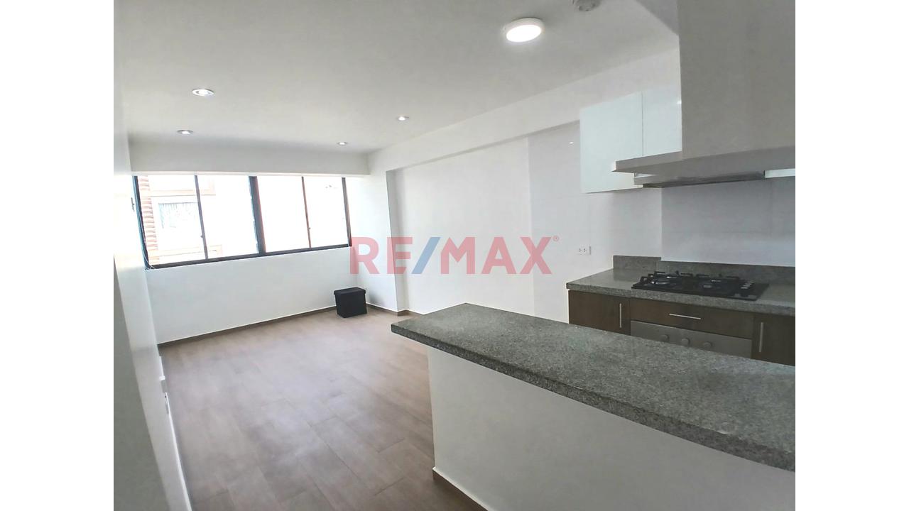 🏡✨ ¡Alquiler De Departamento En Zona Exclusiva De Surquillo, Urb. ¡La Calera De La Merced! - 2
