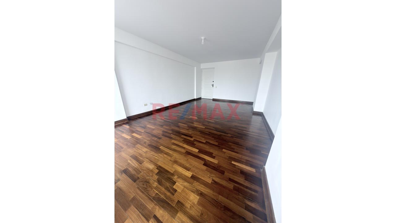 Se Alquila Departamento Cerca A Wong De Dos De Mayo San Isidro - 3