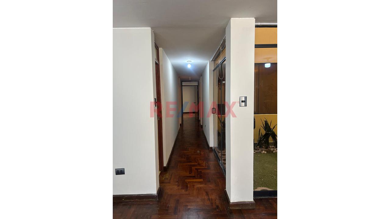 🏡Departamento Amplio, Comodo, Con Cochera Y  Excelente Ubicacion En Cayma Baja🏡 — foto 3