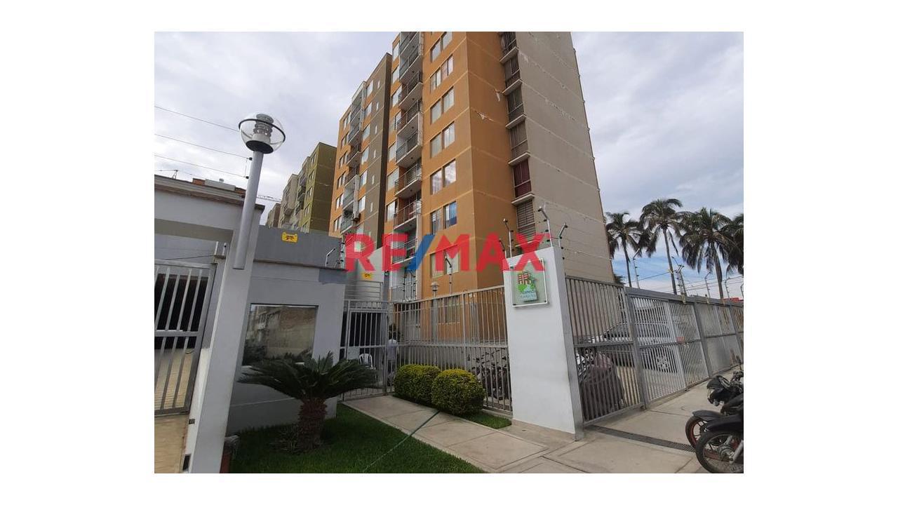 Alquiler De Departamento 1005- En Condominio Alameda Santa Ana - Con Ascensor
