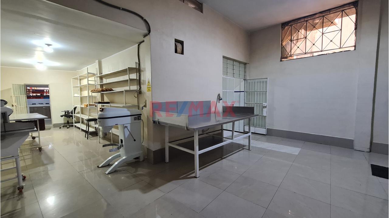 Se Vende Local Comercial Y Casa De 3 Pisos En La Venta Baja, Santiago – Ica - 5