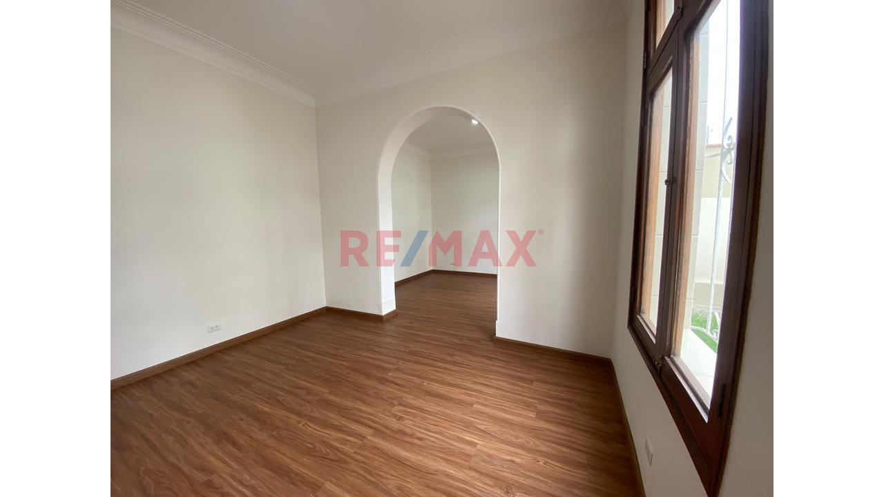 Alquiler De Casa Para Vivienda U Oficina, A Pocos Metros De La Av. Brasil Y De La Municipalidad - 4