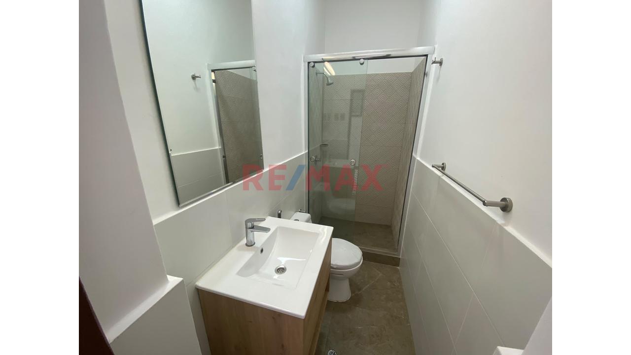 Alquiler De Casa Para Vivienda U Oficina, A Pocos Metros De La Av. Brasil Y De La Municipalidad - 7