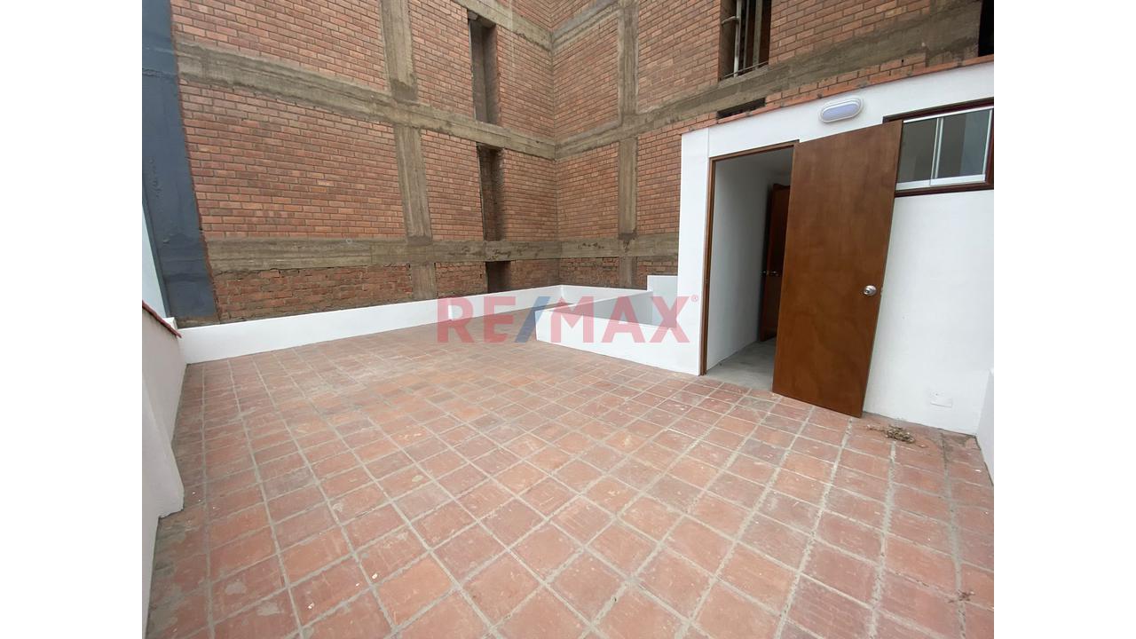 Alquiler De Casa Para Vivienda U Oficina, A Pocos Metros De La Av. Brasil Y De La Municipalidad - 15