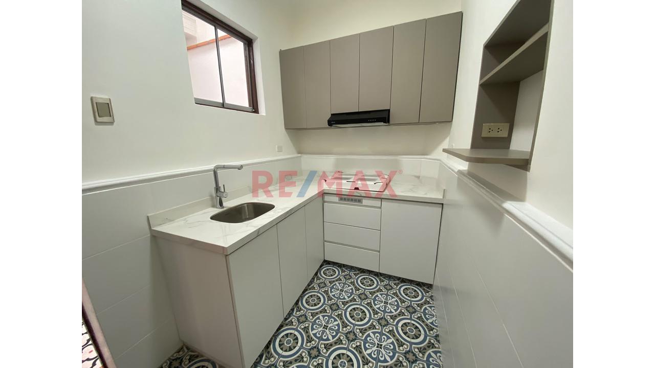 Alquiler De Casa Para Vivienda U Oficina, A Pocos Metros De La Av. Brasil Y De La Municipalidad - 9