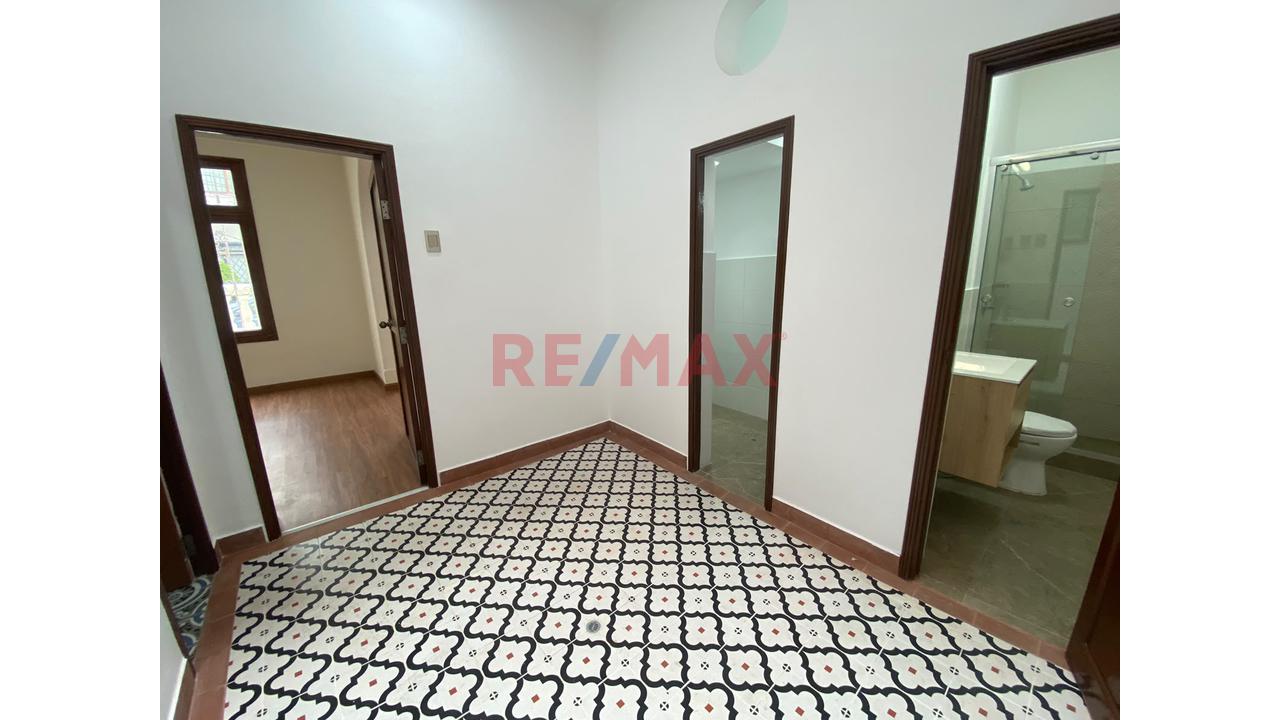Alquiler De Casa Para Vivienda U Oficina, A Pocos Metros De La Av. Brasil Y De La Municipalidad - 8