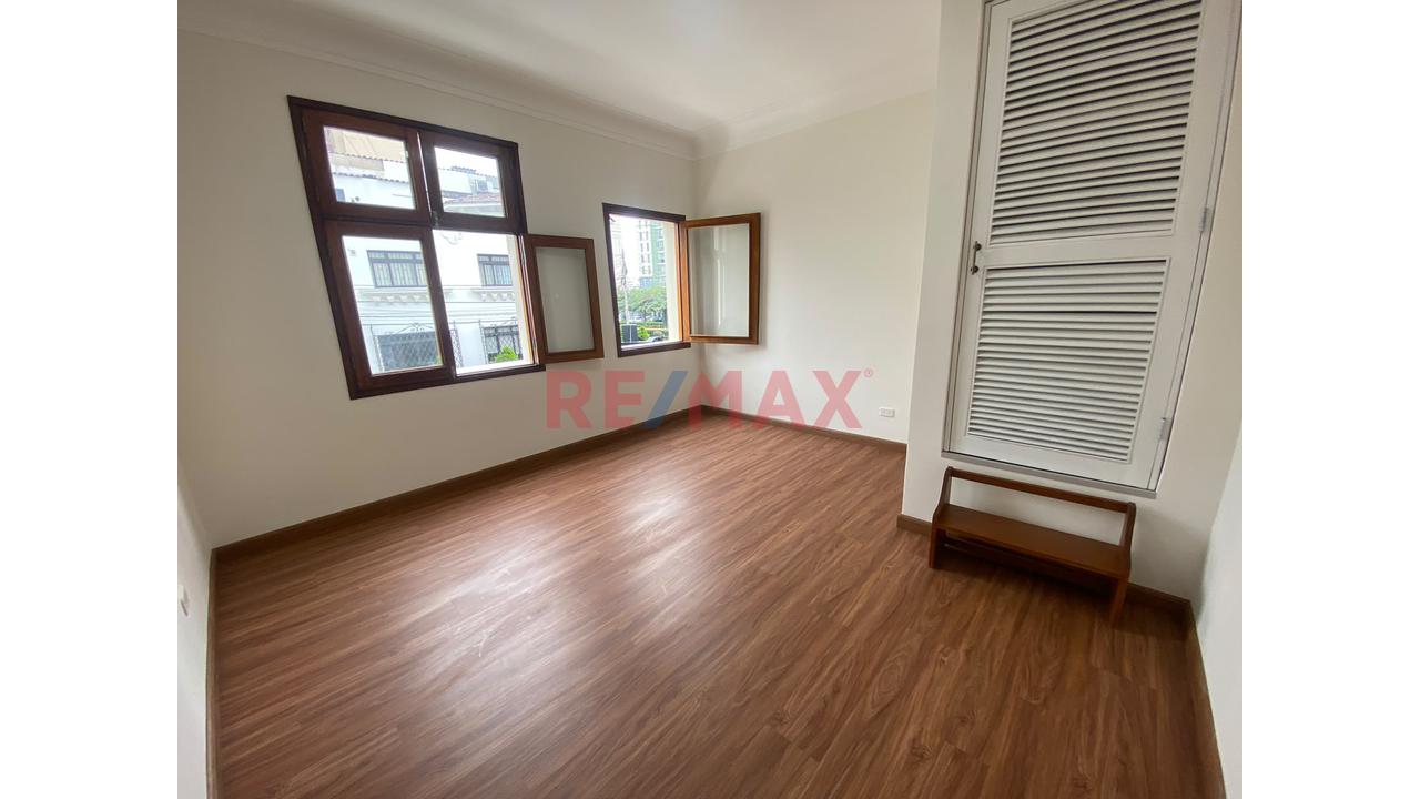 Alquiler De Casa Para Vivienda U Oficina, A Pocos Metros De La Av. Brasil Y De La Municipalidad - 11