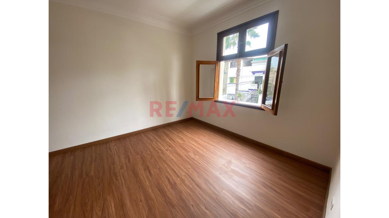 Alquiler De Casa Para Vivienda U Oficina, A Pocos Metros De La Av. Brasil Y De La Municipalidad - 14