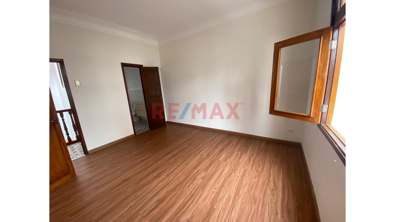 Alquiler De Casa Para Vivienda U Oficina, A Pocos Metros De La Av. Brasil Y De La Municipalidad - 13