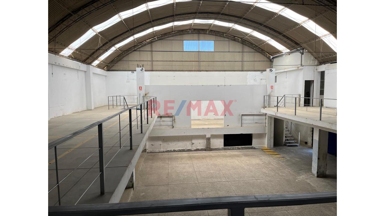 Oportunidad Única: Amplio Local Comercial Y Logístico De 900 M² En Paita Alta - 2