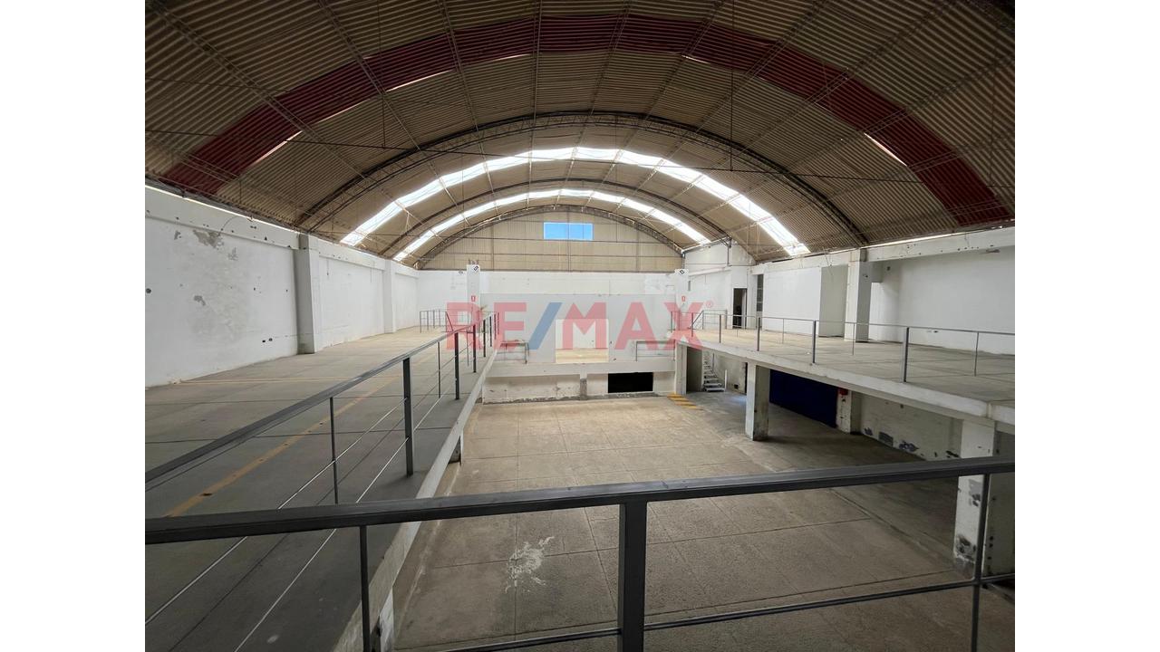 Oportunidad Única: Amplio Local Comercial Y Logístico De 900 M² En Paita Alta - 4
